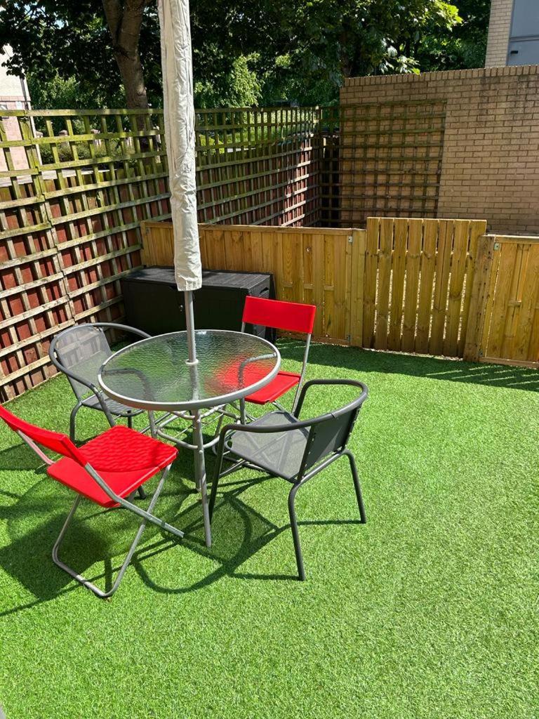 Appartamento Cakemuir Detached House, 3 Bed, Free Parking &Private Garden Edimburgo Esterno foto